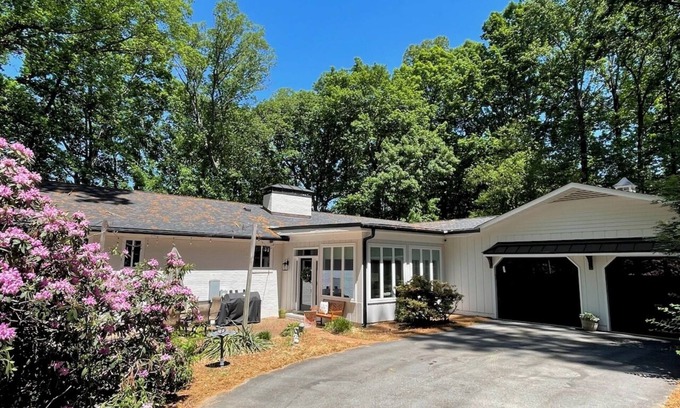 Kernersville House | Renovated Home with Pool & Pet-Friendly Near Furniture Market