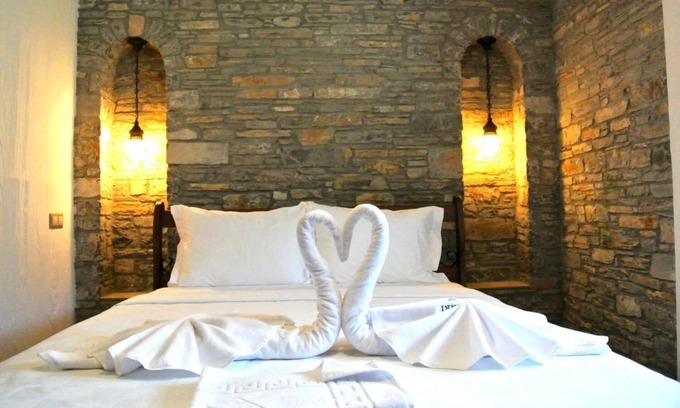 Dalyan Villa | Discover Recep Pasa Konaklari: Oceanfront Pools & Dining