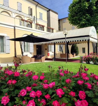 Fossalta Hotel | Discover Rechigi Park Hotel: Pet-Friendly & Accessible Stay