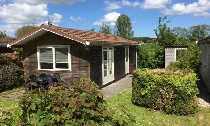 Warmenhuizen Resort | Idyllic Bungalow Steps from the Beach with Ocean Views