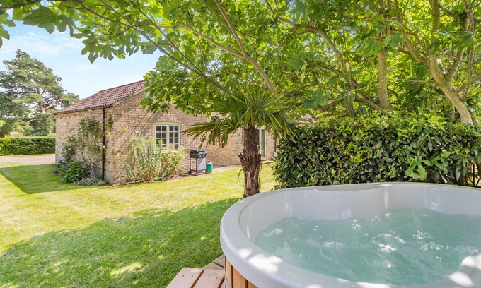 Oxborough House | Inviting Rectory Cottage in Norfolk with Private Pool & Spa