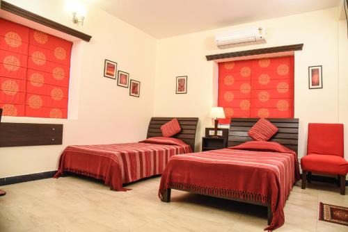 Bhowanipore House | Inviting Red Arrow Residency: Family-Friendly with Breakfast