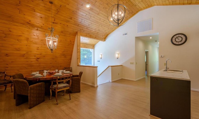 Elk Park House | Discover Relaxation at Red Barn at Tiffanys Estate
