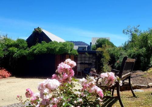 Richmond House | Relaxing Red Brier Cottage with Spa Amenities & 9.2 Rating