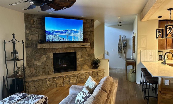 Dillon House | Discover Red Buffalo Lodge: Ski Haven Near Dillon, CO