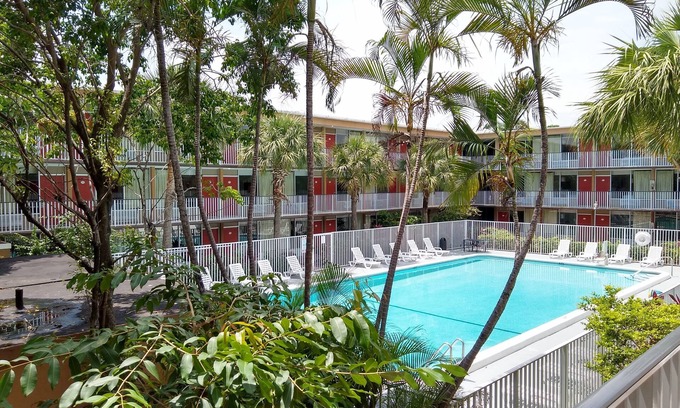 Fort Lauderdale Hotel | Convenient Red Carpet Inn near Fort Lauderdale Cruise Port