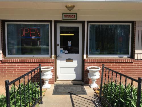 Gettysburg Hotel | Pet-Friendly Getaway at Red Carpet Inn - Gettysburg