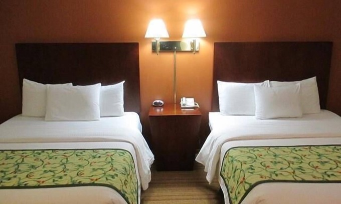 Plymouth Hotel | Convenient Stay at Red Carpet Inn & Suites with Breakfast