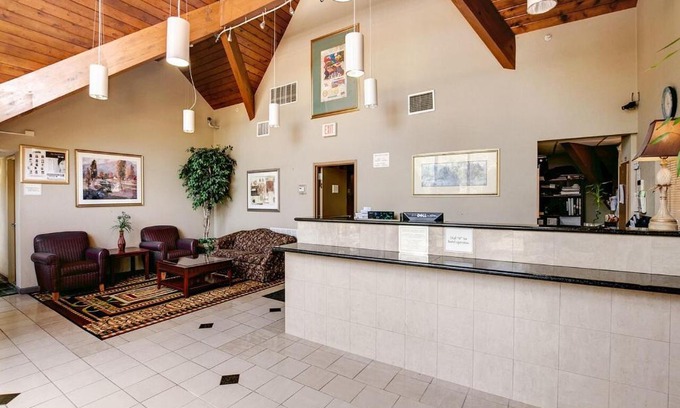 Cedar Knolls Hotel | Budget-Friendly Red Carpet Inn Whippany with Family Amenities