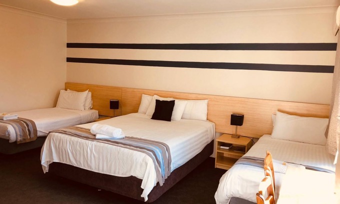 Muswellbrook Hotel | Budget-Friendly Stays at Red Cedar Motel with Breakfast