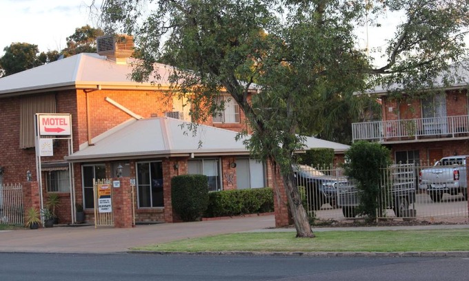 Red Cliffs Hotel | Relaxing Stay at Red Cliffs Colonial Motor Lodge, Mildura