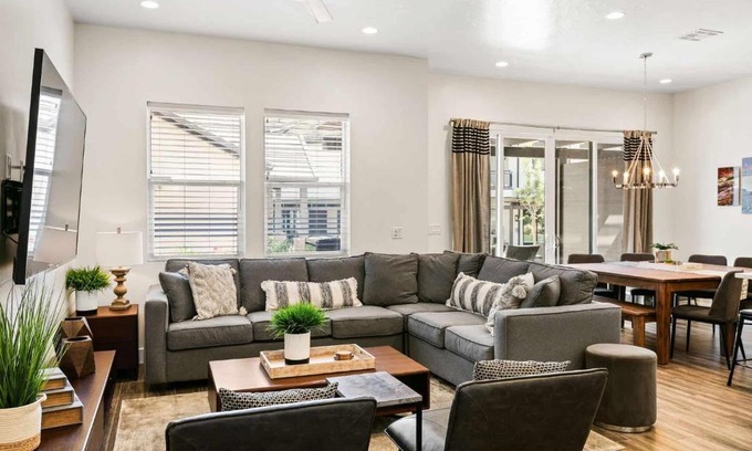 Washington County House | Relax at Red Cliffs Retreat Ocotillo #8 with Pool & Hot Tub