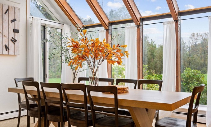 Mendon Other | Red Clover Inn Farmhouse: 5-Bedroom Retreat near Killington