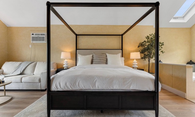 Mendon Apartment | Romantic King Suite at Red Clover Inn with Spa & Hot Tub