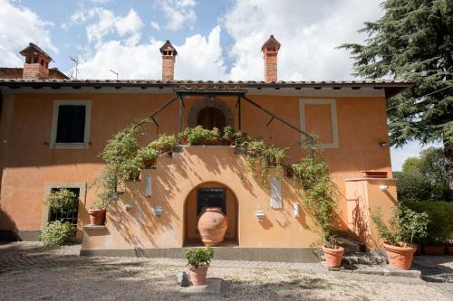 Rocca di Papa Villa | Inviting Red Country House Retreat Near Rome for Families