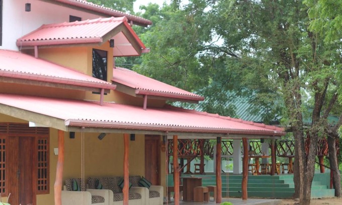 Thanamalvila House | Red Elephant safari Cottage