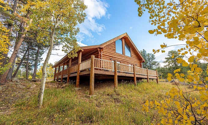 Red Feather Lakes Cabin | Cozy Log Cabin Stay at Red Feather Lakes - 10/10 Rated