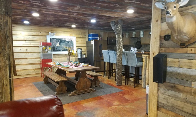 Statesboro House | Experience Comfort at Red Fern Lodge Room 4 - Guests Love It!