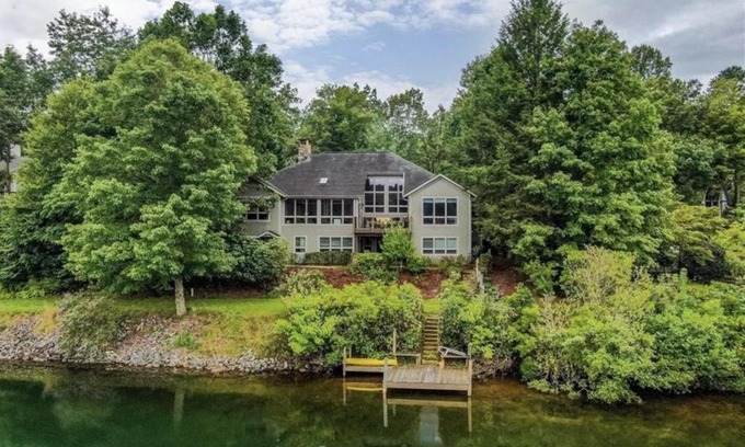Brevard House | Experience Red Fox Haven: 4-Star Family-Friendly Escape