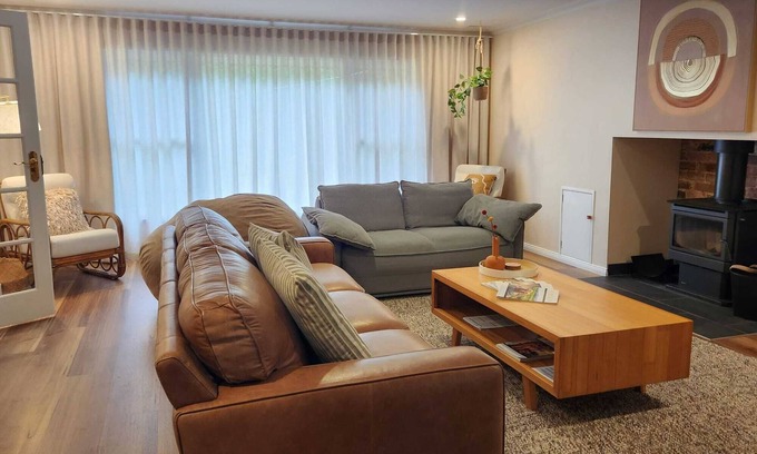 Warburton House | Red Gum and Stone Holiday Home