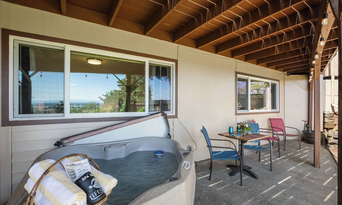Dundee Condo | Experience Red Hills Horizon: Two Bedroom Suite with Hot Tub