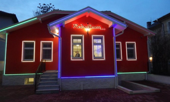Vranyantsi Hotel | Red House: Premier Ocean View Retreat with Spa & Pet Access
