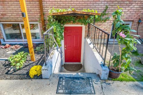 North End House | Pet-Friendly Retreat at Red Ivy #4 for the Whole Family