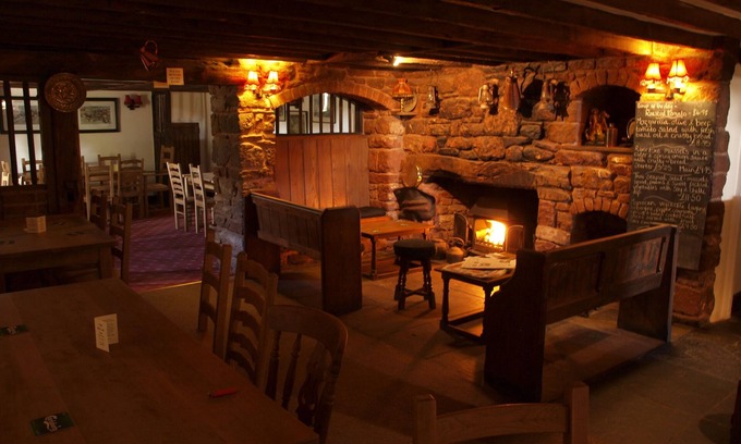 Broad Clyst Hotel | Exceptional Red Lion: Guest Rated 9.8 with Fine Dining
