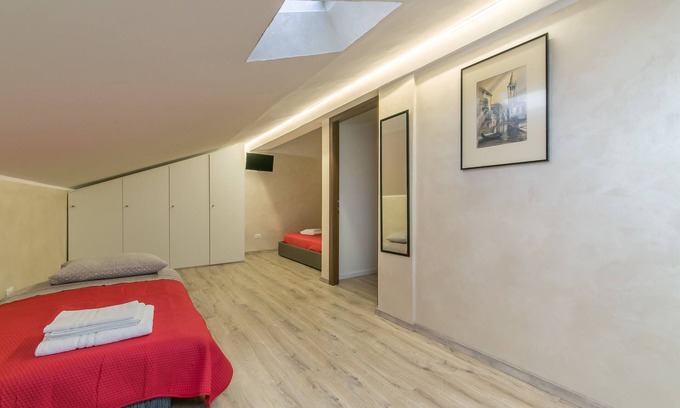 Favaro Veneto House | Comfortable Red Lion Guest House - Eco-Friendly Amenities