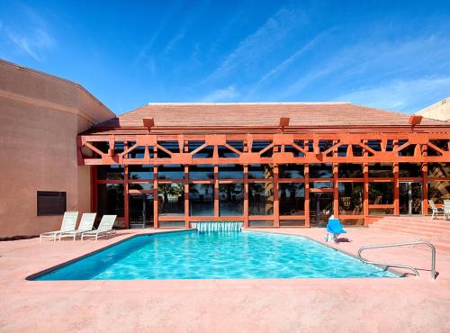 St. George Hotel | Pet-Friendly Red Lion Hotel & Conference Center in St. George