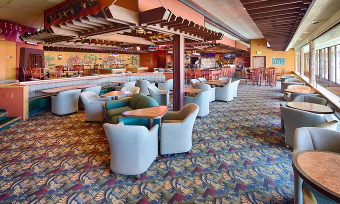 Pendleton Hotel | Comfortable Stay at Red Lion Hotel Pendleton with Pool