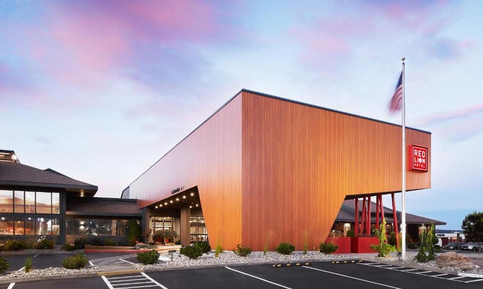 Wenatchee Hotel | Experience Red Lion Hotel Wenatchee City Center Stay