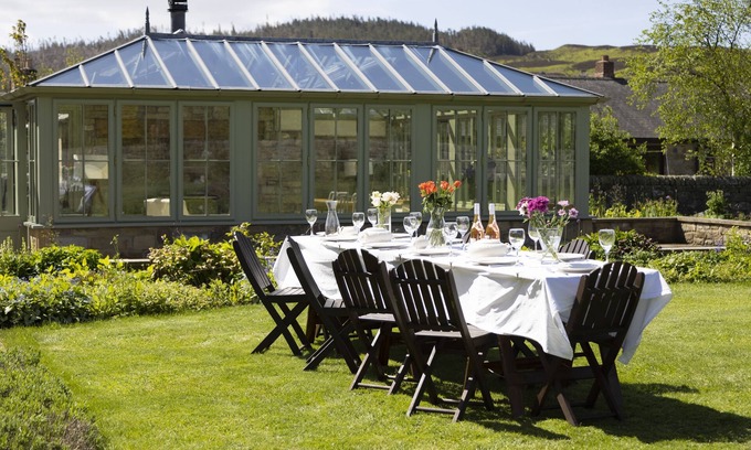 Old Bewick House | Family-Friendly Red Lion House with 6 Bedrooms for 11 Guests