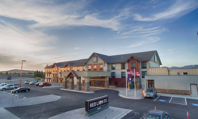 Polson Hotel | Top-Rated Red Lion Inn & Suites Polson with Pool & Spa