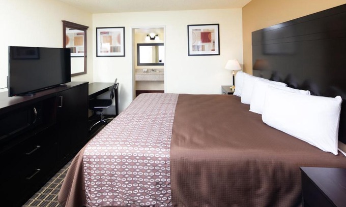Bechelli Hotel | Comfortable Stay at Red Lion Inn & Suites Redding