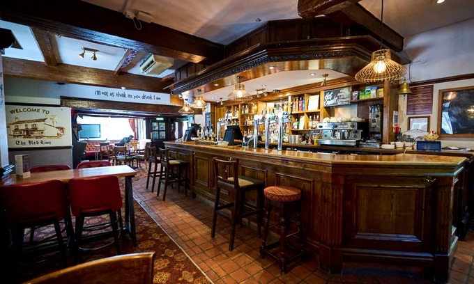 Newburgh Bed & Breakfast | Discover Red Lion Parbold: Family-Friendly with Breakfast Included