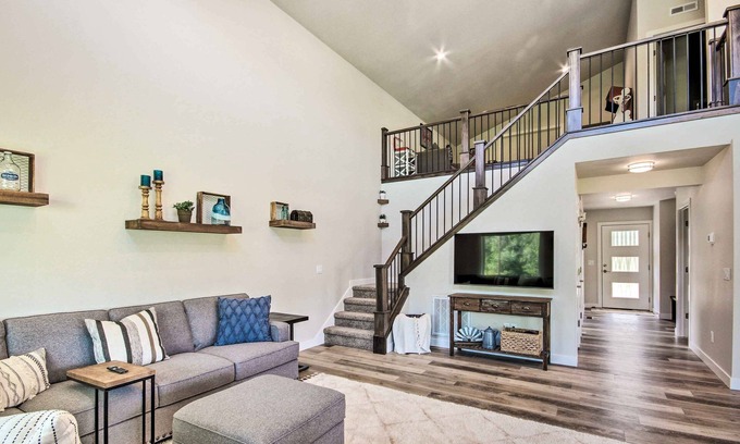 Red Lodge House | Red Lodge Retreat with Patio, Minutes from Downtown!
