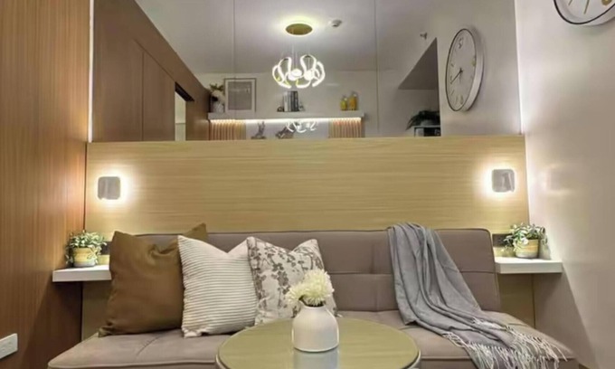 Legazpi Village Condo | RED LUXE HAVEN Comfy stay, Netflix and Fast WiFi Ready