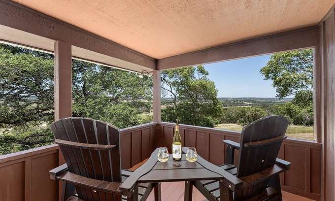 Fredericksburg House | Red Oak Cabin: Newly Renovated with Breathtaking Views