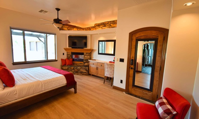 Temecula Villa | Top-Rated Red Oak Villa with Pet-Friendly Amenities