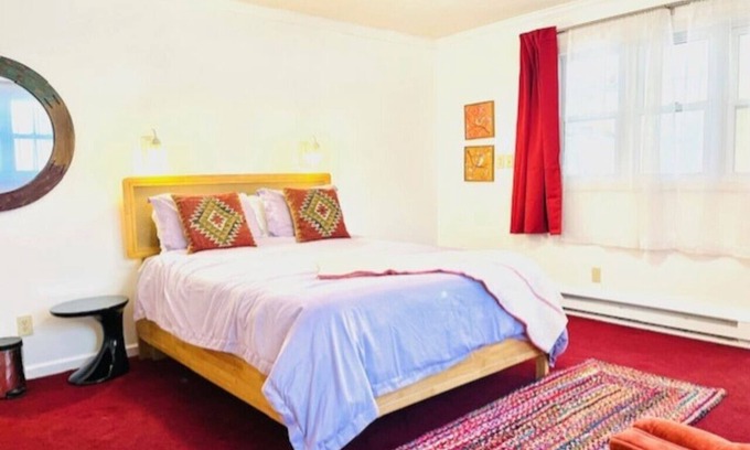 Highmount Apartment | Red Peacock Catskill Cabin sleeps four 6