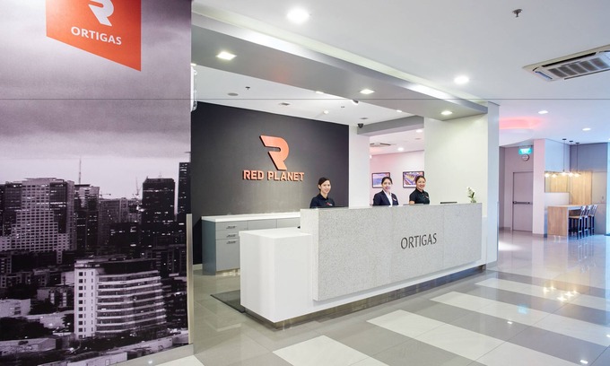 Ortigas Center Hotel | Experience Red Planet Ortigas: Great Amenities & High Ratings