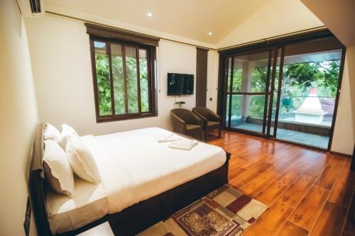 Tezpur Hotel | Red River Bungalow