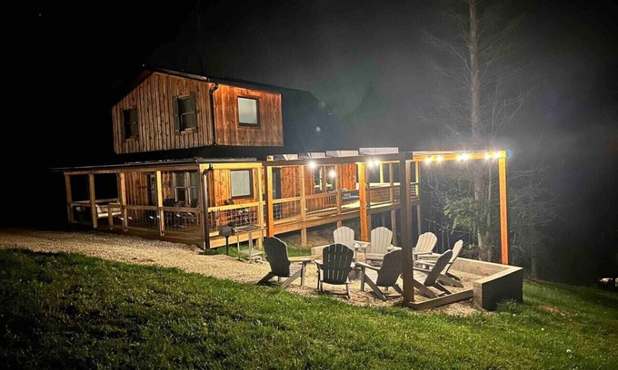 Campton Cabin | Red River Gorge Lazy Squirrel Hottub Firepit Wi-Fi