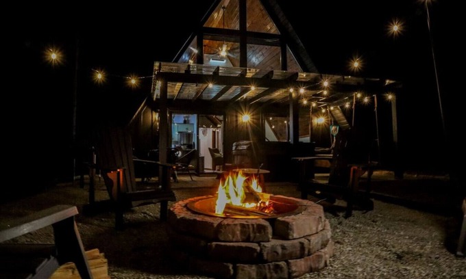 Campton Cabin | Red River Gorge Raven’s Summit Luxury HotTub WiFi