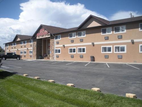 Silt Hotel | Family-Friendly Stay at Red River Inn Silt - Rifle