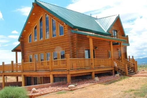 Escalante House | Family-Friendly Red Rock Ranch Log Cabin with Top Reviews