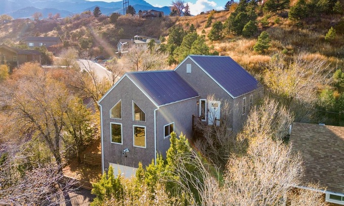 Manitou Springs House | Red Rocks Retreat: Hot Tub, Mountain Views & Scenic Trails