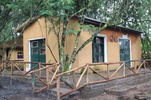 Nyakinama House | Inviting Red Rocks Rwanda - Child-Friendly Campsite Retreat