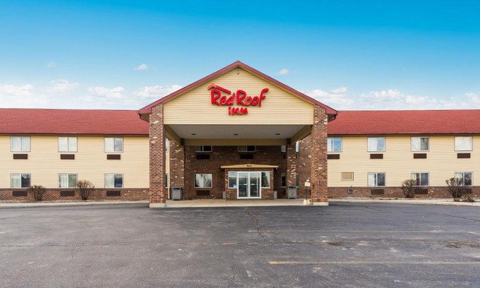 Auburn Hotel | Comfortable Stay at Red Roof Inn Auburn with Pet-Friendly Amenities